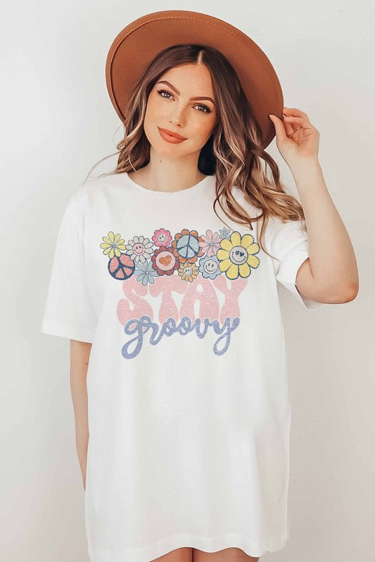 STAY GROOVY GRAPHIC TEE